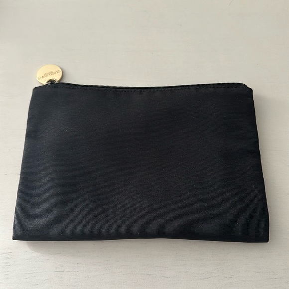 New Giorgio Armani pouch - Picture 2 of 2